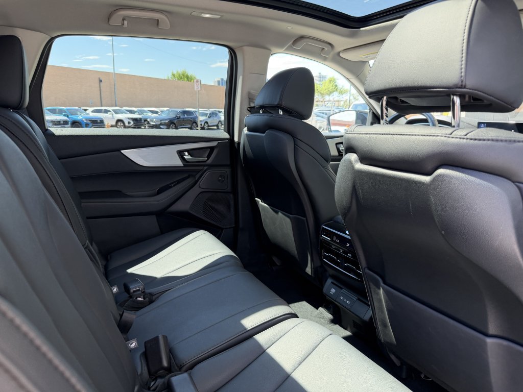 Used 2025 Acura MDX FWD image 39