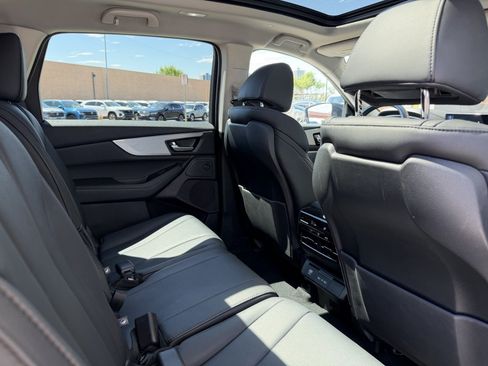 Used 2025 Acura MDX FWD image 39