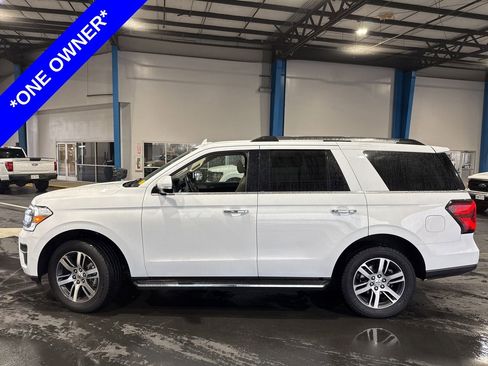 Used 2023 Ford Expedition Limited image 3