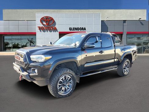 Used 2023 Toyota Tacoma TRD Sport image 7