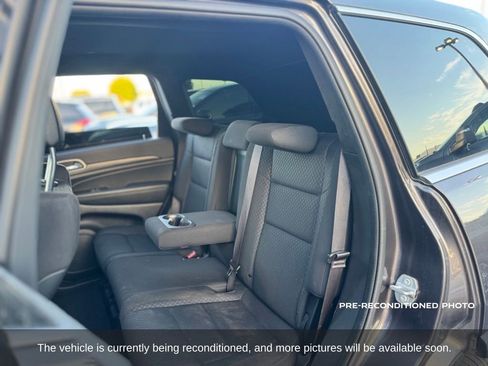Used 2021 Jeep Grand Cherokee Laredo RWD image 12