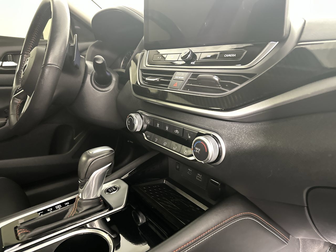 Used 2024 Nissan Altima 2.5 SR w/ SR Premium Package FWD image 14