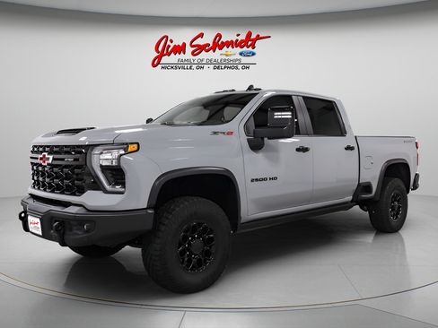 Used 2025 Chevrolet Silverado 2500 ZR2 w/ ZR2 Bison Edition AWD/4WD image 3