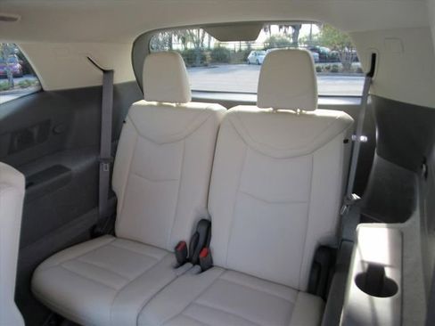 Certified 2025 Cadillac XT6 Premium Luxury image 32