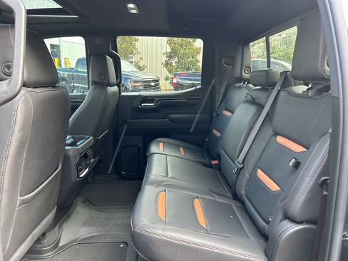Used 2023 GMC Sierra 1500 AT4 w/ Technology Package AWD/4WD image 13