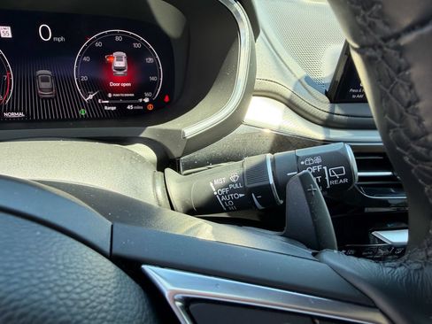 Certified 2025 Acura MDX FWD w/ Technology Package image 18