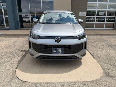 Certified 2025 Volkswagen Tiguan SE AWD/4WD image 3