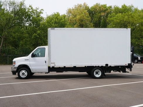 Used 2024 Ford E-450 and Econoline 450 Super Duty w/ Power Windows & Locks Group RWD image 8