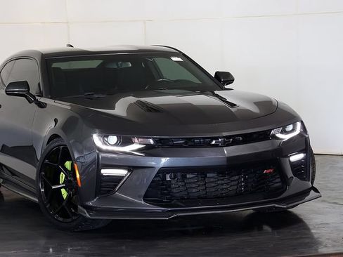 Used 2016 Chevrolet Camaro SS RWD image 6