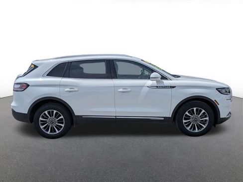Used 2023 Lincoln Nautilus Reserve AWD/4WD image 2