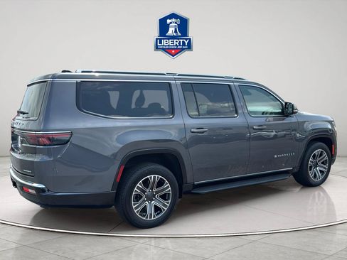 Certified 2024 Jeep Wagoneer L Series II w/ Flexible Seating Group AWD/4WD image 11