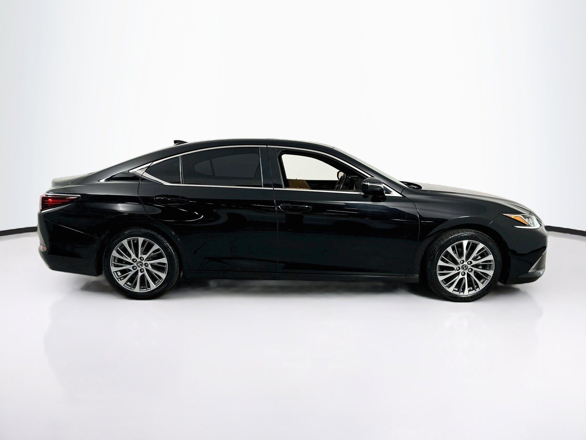 Used 2019 Lexus ES 350 w/ Accessory Package 2 FWD image 4