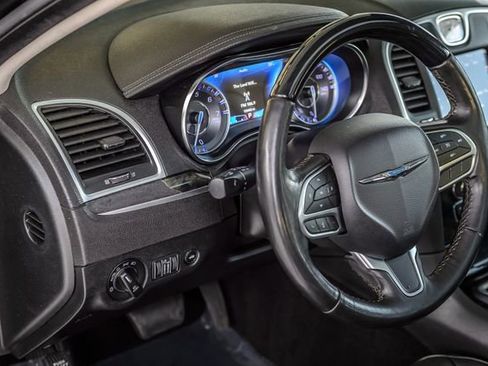 Used 2020 Chrysler 300 Limited image 27