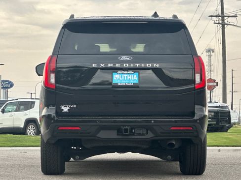 Certified 2025 Ford Expedition Active AWD/4WD image 7