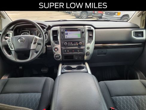 Used 2017 Nissan Titan SV AWD/4WD image 8