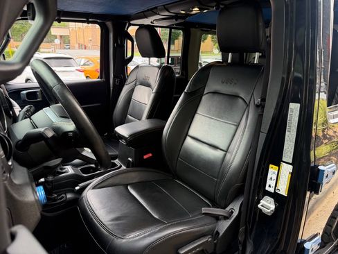 Used 2019 Jeep Wrangler Unlimited Sahara w/ Quick Order Package 24M Moab AWD/4WD image 26