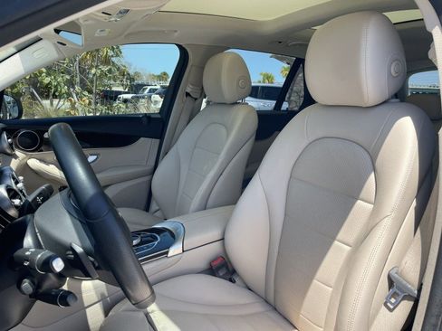 Used 2018 Mercedes-Benz GLC 300 image 3