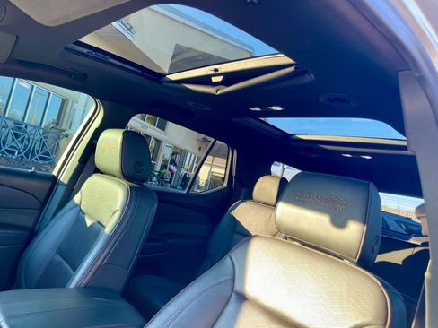 Used 2022 Chevrolet Traverse High Country image 18