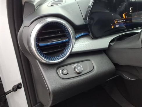 New 2026 Chevrolet Trax LT w/ LT Convenience Package FWD image 15