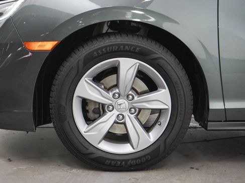 Used 2018 Honda Odyssey EX-L image 35
