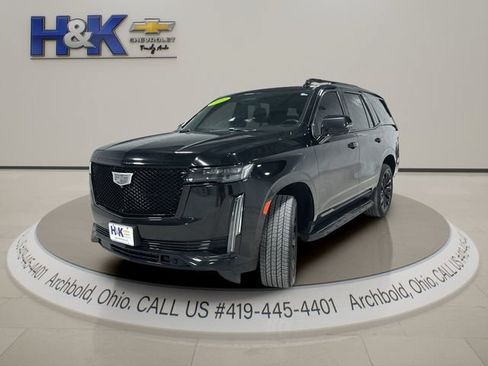 Used 2022 Cadillac Escalade Sport w/ LPO, ONYX Package AWD/4WD image 3