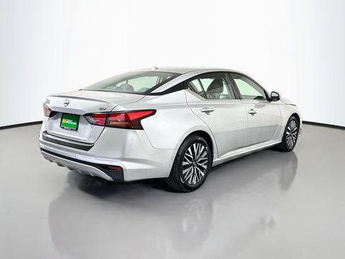 Used 2023 Nissan Altima 2.5 SV FWD image 10