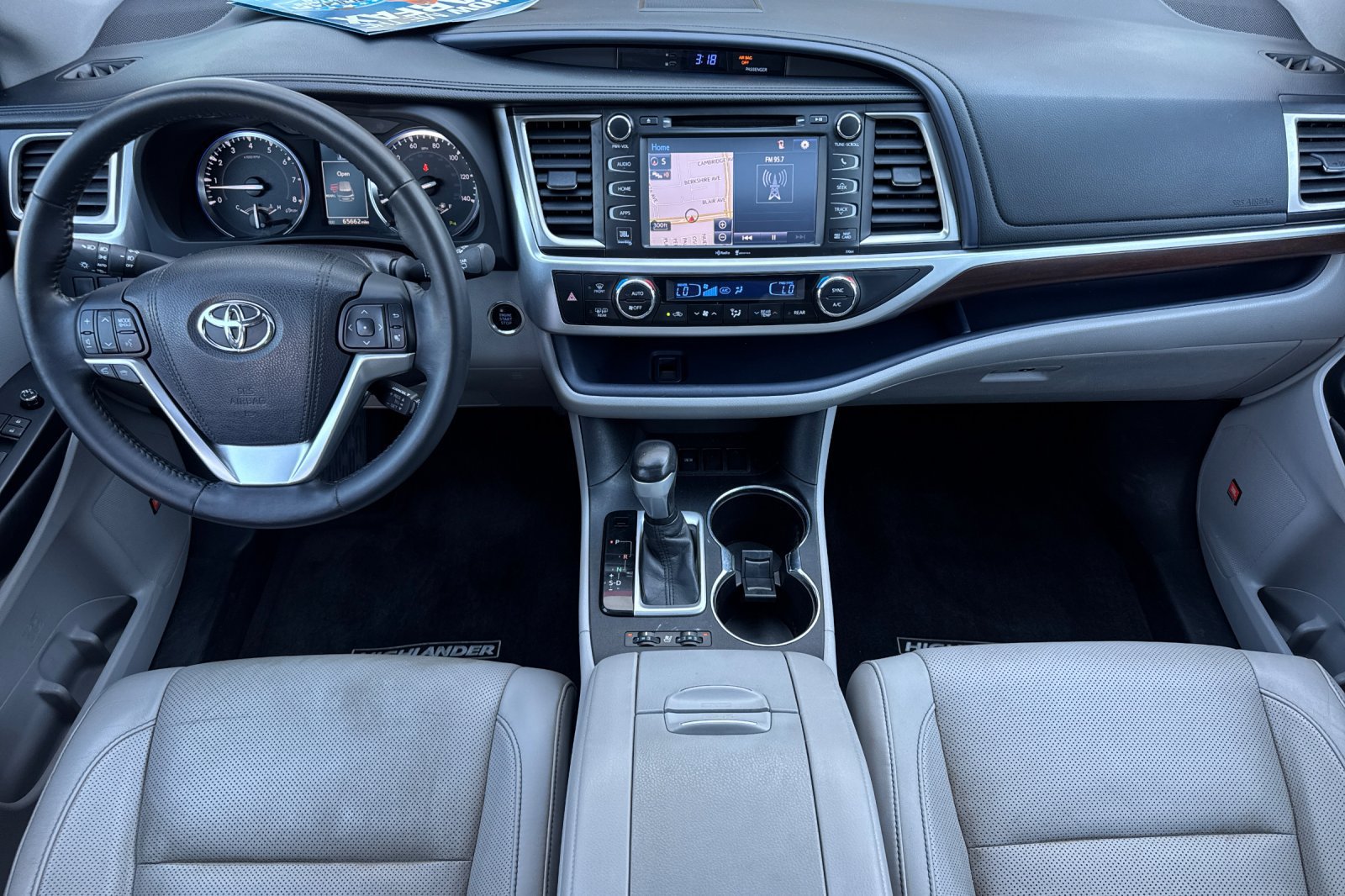 Used 2015 Toyota Highlander Limited FWD image 4