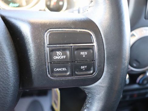 Used 2017 Jeep Wrangler Sahara image 21