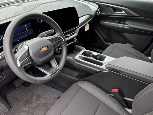 New 2026 Chevrolet Equinox EV LT w/ LPO, Blackout Package image 10