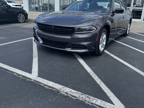 Used 2023 Dodge Charger SXT image 2