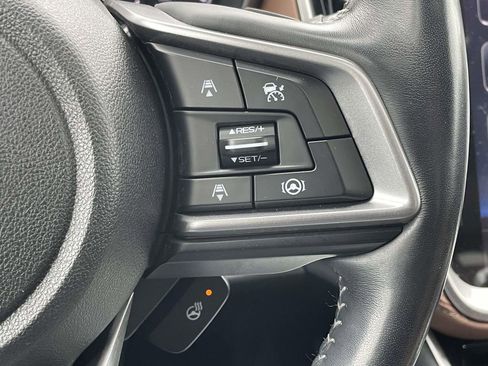 Used 2022 Subaru Outback Touring w/ Popular Package #2 image 11