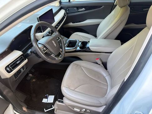Used 2022 Lincoln Nautilus Reserve w/ Luxury Package FWD image 4