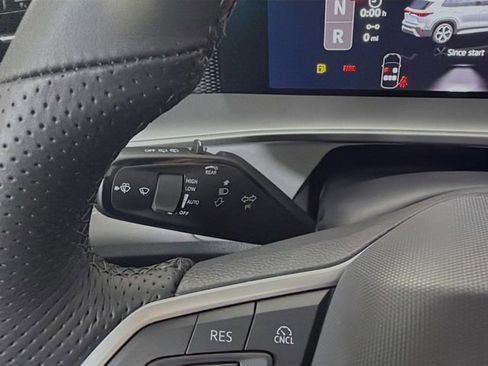 New 2026 Volkswagen Tiguan SE R-Line FWD image 36