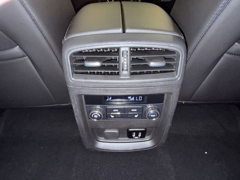 Used 2018 Buick Envision Essence AWD/4WD image 12