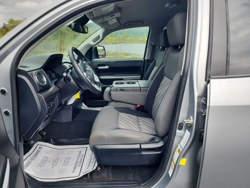 Used 2019 Toyota Tundra SR5 AWD/4WD image 11