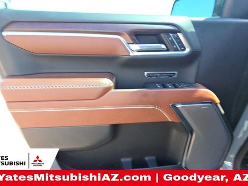 Used 2025 GMC Sierra 1500 Denali Ultimate image 8