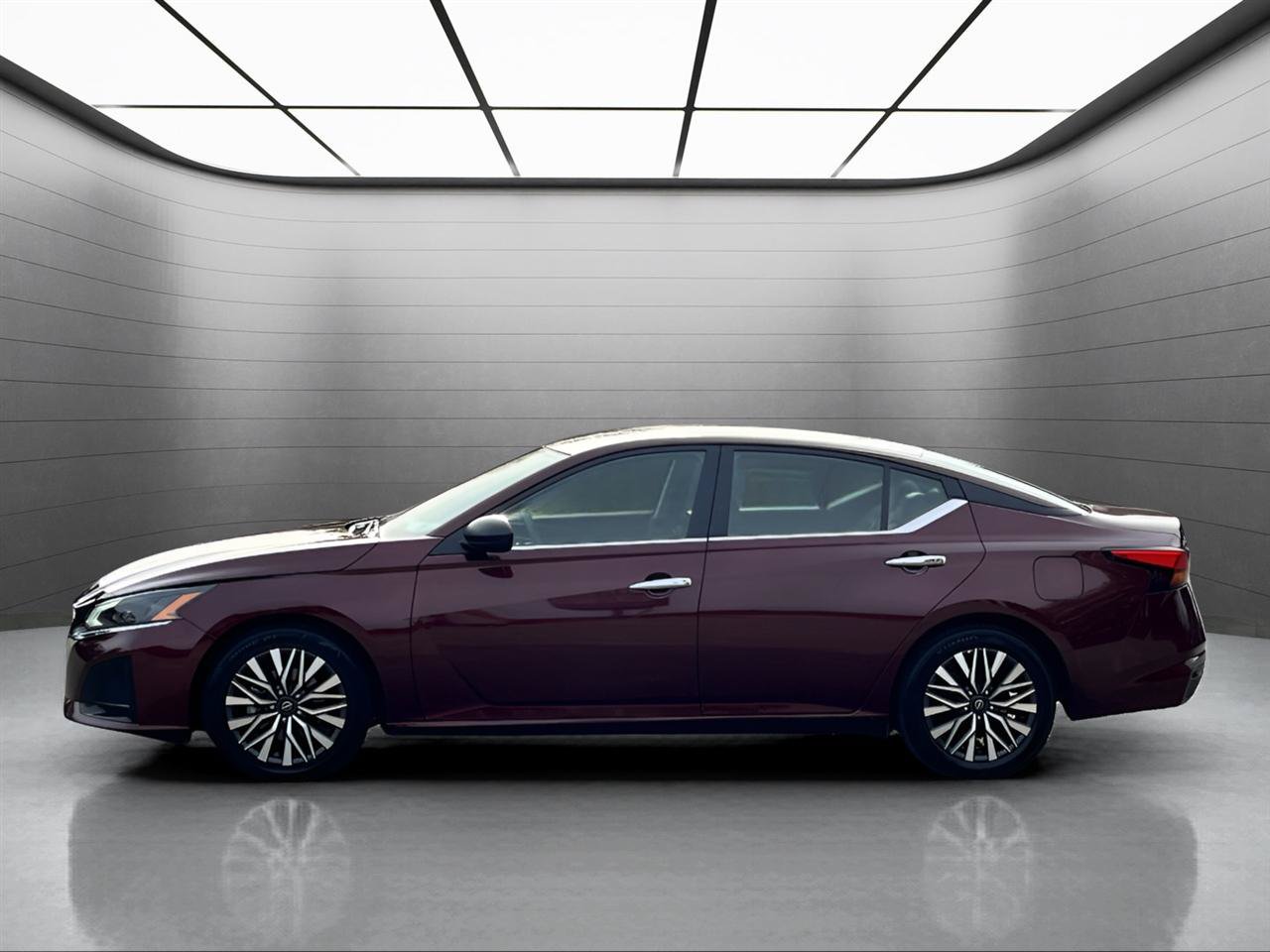 Used 2025 Nissan Altima 2.5 SV FWD image 11