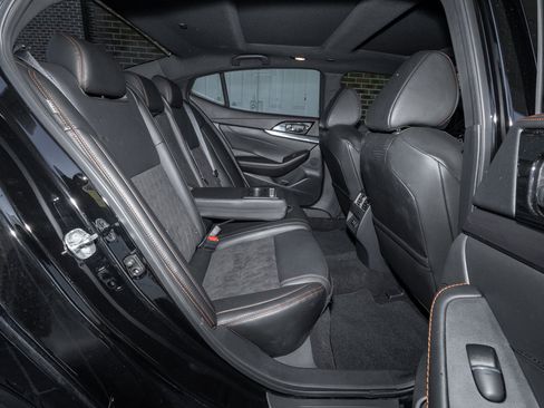 Used 2023 Nissan Maxima SR w/ Sport Mat Group image 27