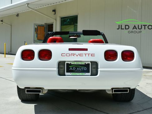 Used 1994 Chevrolet Corvette Convertible RWD image 9