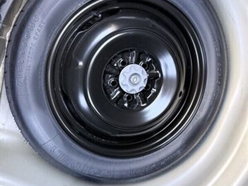 Used 2019 Toyota Corolla SE w/ Carpet Mat Package (TMS) image 18