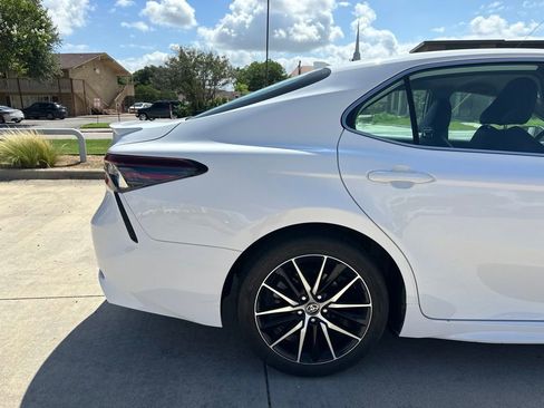 Used 2024 Toyota Camry SE FWD image 21