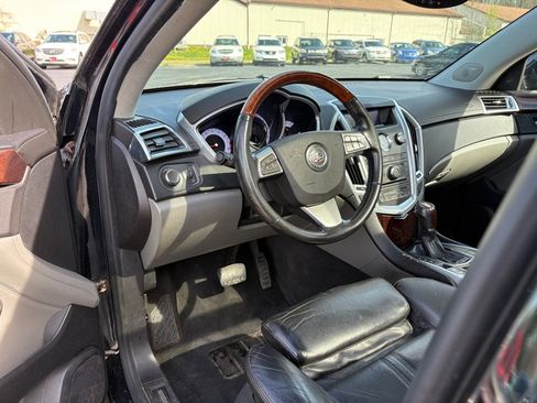 Used 2010 Cadillac SRX Luxury image 13