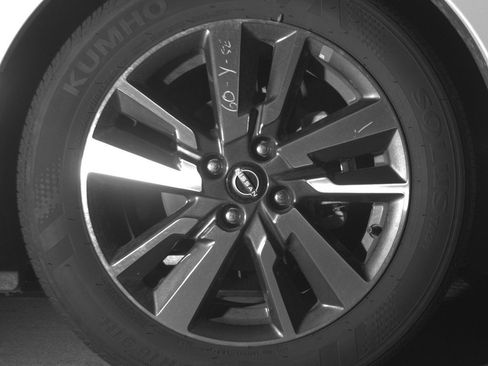 Used 2025 Nissan Versa SV FWD image 13