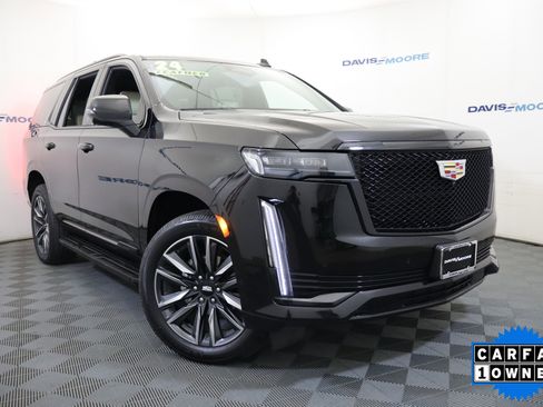 Used 2024 Cadillac Escalade Sport image 2