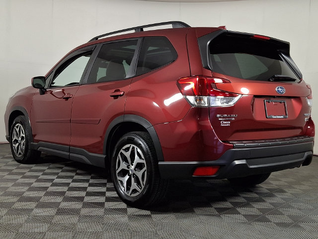 Used 2020 Subaru Forester Premium AWD/4WD image 7