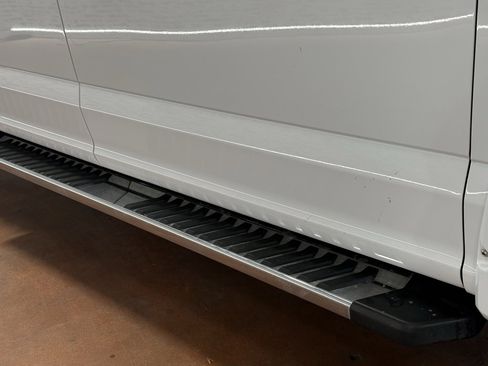 Used 2018 Ford F150 Lariat w/ Equipment Group 502A Luxury image 7