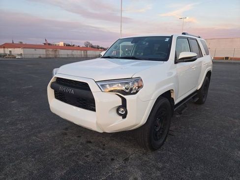 Used 2022 Toyota 4Runner SR5 Premium w/ Moonroof Package image 1
