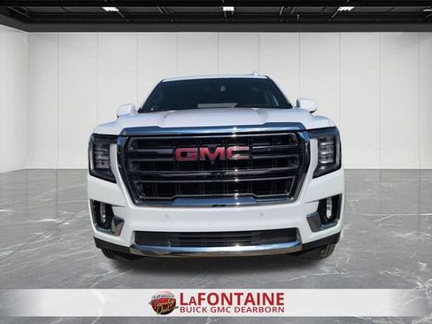 Used 2023 GMC Yukon SLT w/ SLT Luxury Package AWD/4WD image 11