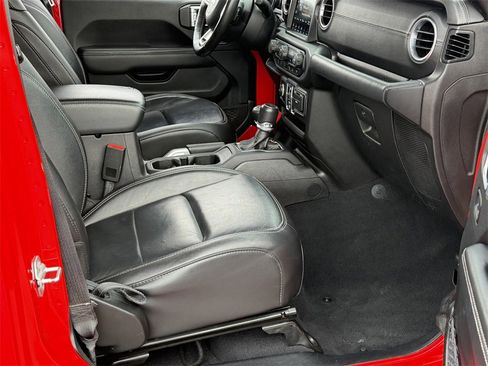 Used 2020 Jeep Gladiator Overland image 23