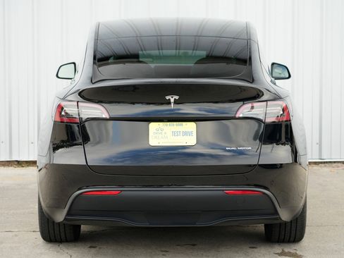 Used 2023 Tesla Model Y Long Range image 55